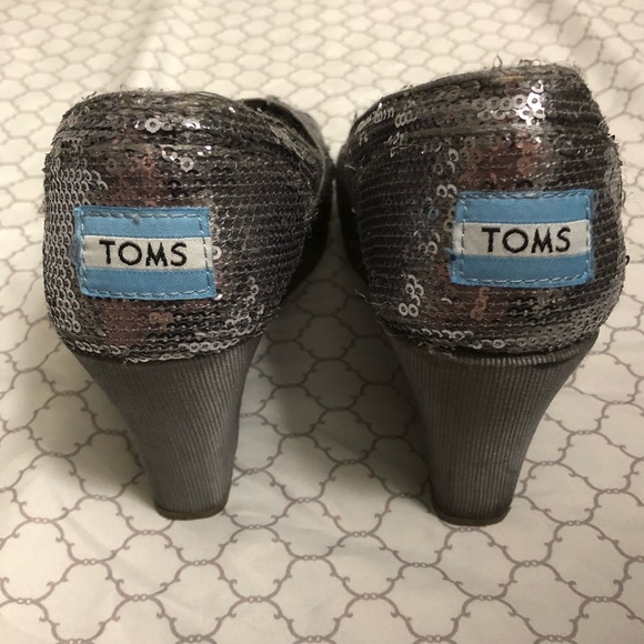 TOMS Peep-toe Sequins Wedges - Picture 4 of 7